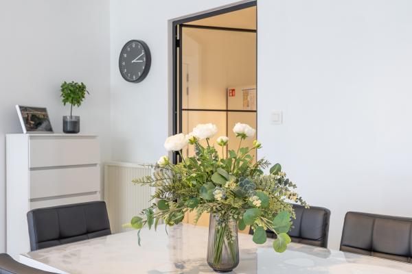 Licht appartement op vierde verdieping met terrassen, 45 meter van centrum - thumbnail 6