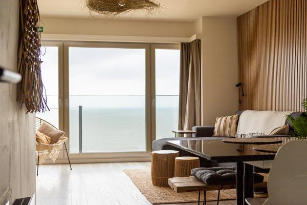 Boho-appartement op de zeedijk met frontaal zeezicht in Westende - thumbnail 5