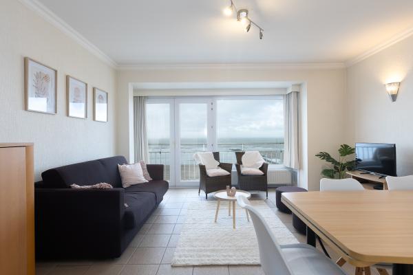 In het centrum van Middelkerke: licht appartement met zeezicht (6 p.) - thumbnail 1