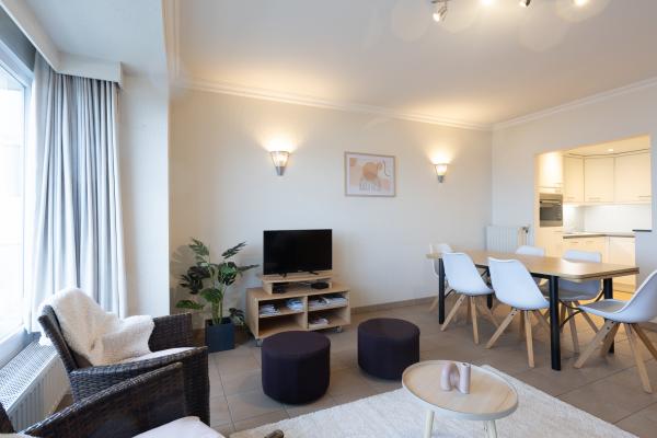 In het centrum van Middelkerke: licht appartement met zeezicht (6 p.) - thumbnail 5