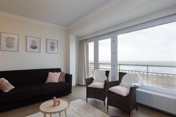 In het centrum van Middelkerke: licht appartement met zeezicht (6 p.) - thumbnail 3