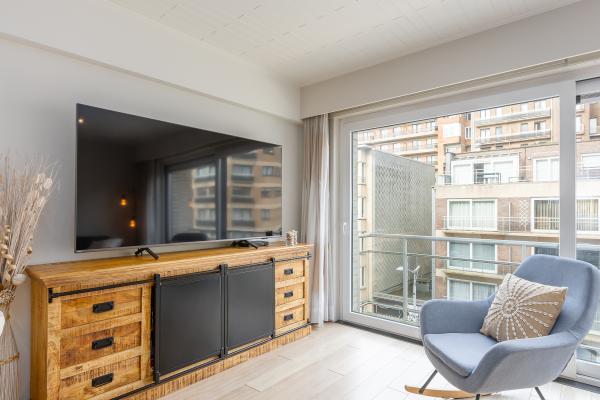 Centraal appartement in Middelkerke met 2 terrassen en zicht op Leopoldlaan - thumbnail 2