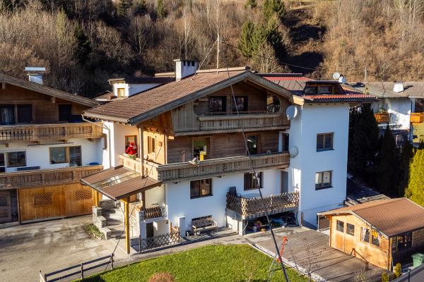 Ruim 10-persoons appartement in Zellberg met skibus voor de deur - thumbnail 1