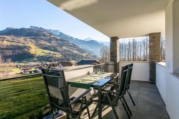 Rustiek appartement direct aan de piste in Zellberg, Tirol - thumbnail 1