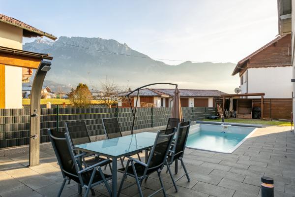 Vrijstaand chalet in Ebbs met privézwembad, sauna en uitzicht op de Alpen - thumbnail 1