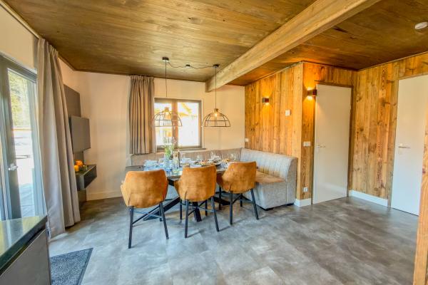 Chalet met sauna en panoramisch uitzicht op meer en bergen in Kärnten - thumbnail 4