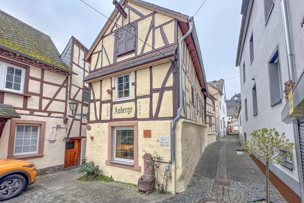 Historisch vakantiehuis voor 9 personen met 5 ensuite badkamers in Neef aan de Moezel - thumbnail 1