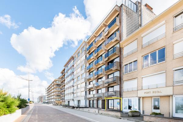In het centrum van Sint-Idesbald: landhuis direct aan zee - thumbnail 6