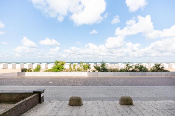 In het centrum van Sint-Idesbald: landhuis direct aan zee - thumbnail 3