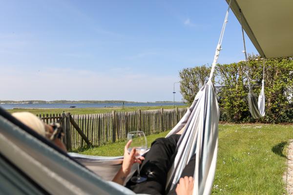 Panoramavilla aan het Veerse Meer met 180° waterzicht in Kamperland - thumbnail 3