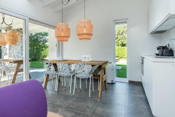 Luxe bungalow aan het Veerse Meer met overdekt terras en buitenhaard - thumbnail 3