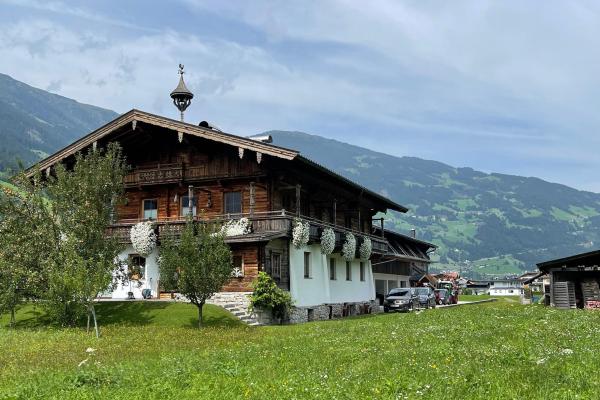 Ruime boerderijwoning voor 18 gasten aan de piste bij Mayrhofen - thumbnail 1