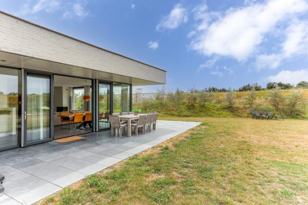 Luxe gelijkvloerse villa op 280m van strand Groote Duynen, Zeeland - thumbnail 1