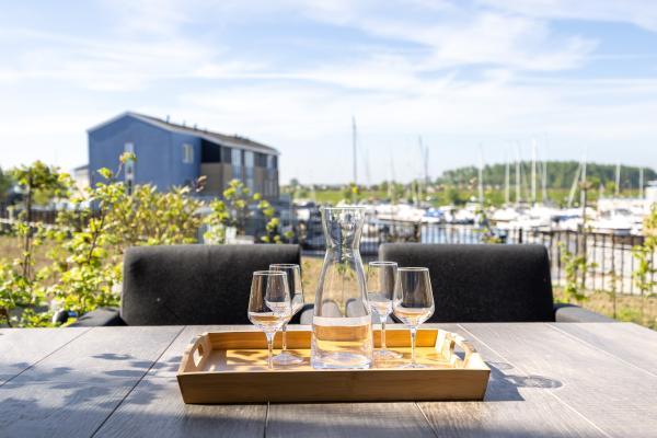 Havenappartement met tuintje aan het Veerse Meer in Kortgene - thumbnail 2