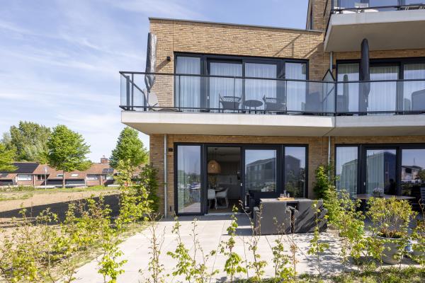 Havenappartement met tuintje aan het Veerse Meer in Kortgene - thumbnail 1