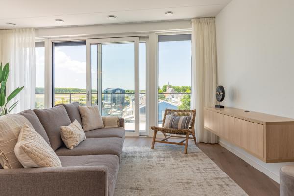 Luxe penthouse met panoramisch uitzicht op de haven van Kortgene - thumbnail 2