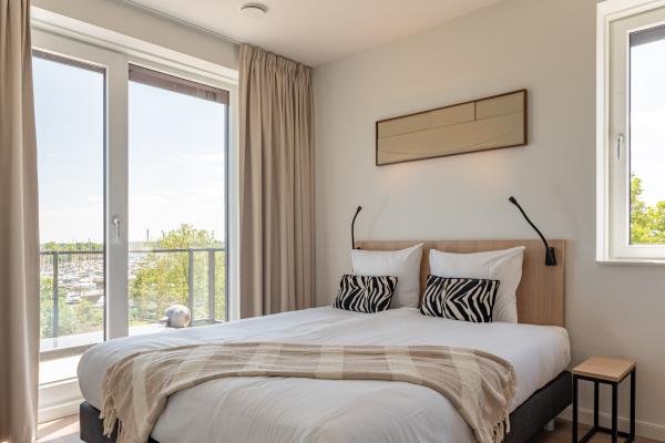 Luxe penthouse met panoramisch uitzicht op de haven van Kortgene - thumbnail 4