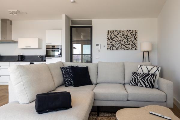 Stijlvol havenappartement met balkon en Sunshower in Kortgene - thumbnail 3