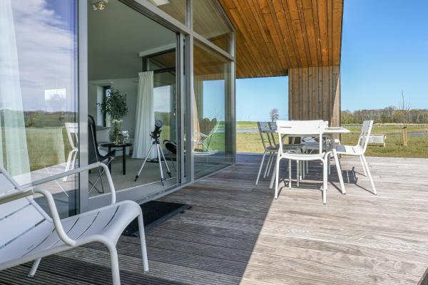 Natuurhuis met panoramisch terras aan het water in rustig Zeeland - thumbnail 3