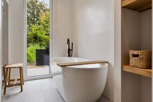 Wellness huisje met sauna en hottub op 330m van zee in Kamperland - thumbnail 4