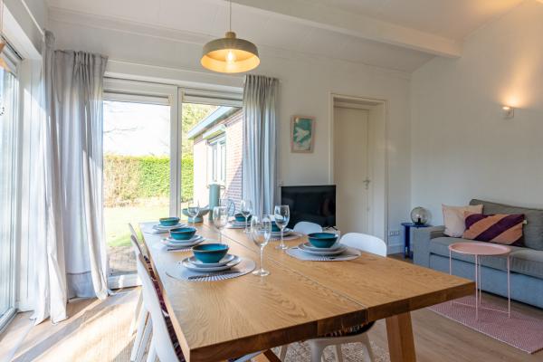 Vrijstaand vakantiehuis met grote tuin op 200m van het Veerse Meer - thumbnail 2