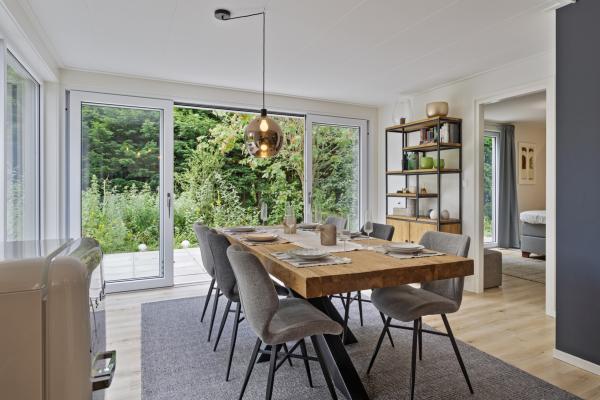 Vrijstaand vakantiehuis met tuin, 640m van centrum Kamperland - thumbnail 2