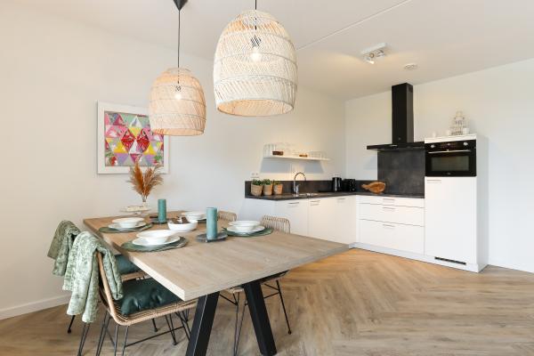 Modern appartement met balkon aan de haven van Kamperland - thumbnail 2