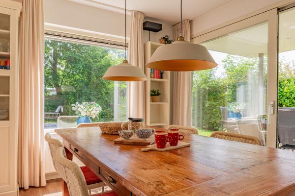 Vrijstaande strandbungalow met tuin op 110m van zee in Kamperland - thumbnail 2
