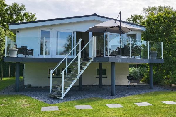 Vrijstaande villa met panoramisch uitzicht over het Veerse Meer - thumbnail 1