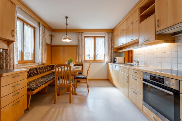 Licht appartement met serre & grote tuin in Saalfelden, vlakbij skilift - thumbnail 2