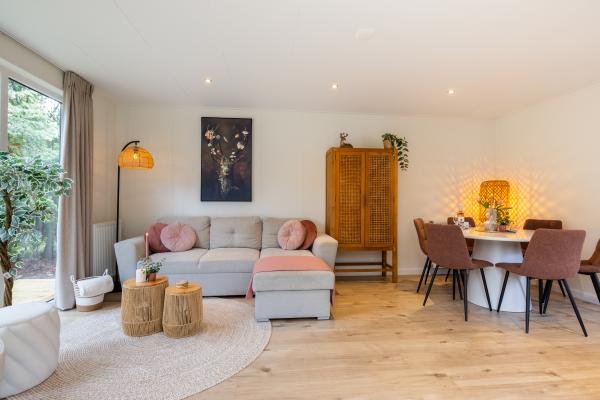 Luxe bosverblijf met overdekt terras en buitenkeuken in Hattemerbroek - thumbnail 5