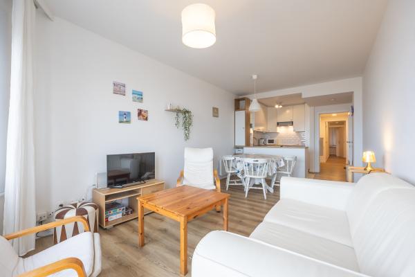 Appartement met frontaal zeezicht op de zeedijk van Middelkerke - thumbnail 4