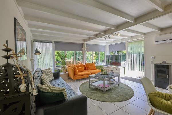 Hondvriendelijke bungalow aan de bosrand in Lanaken met zwemmeer - thumbnail 2