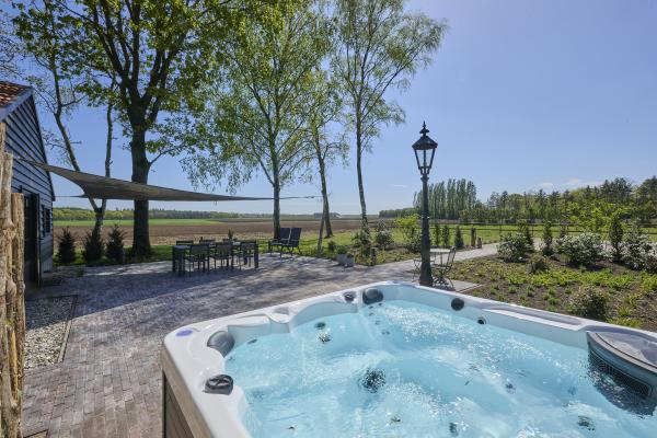 Guesthouse het Koetshuis: Luxe landelijke bungalow met jacuzzi & sauna - thumbnail 1
