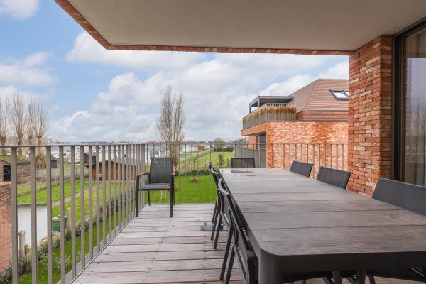 Licht appartement met zonnig terras en parking op 10 minuten van het strand - thumbnail 1