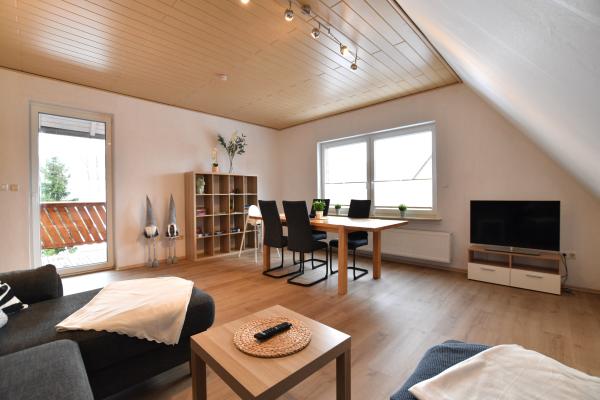 Ruim appartement voor 6 in het Weserbergland met balkon en boszicht - thumbnail 4