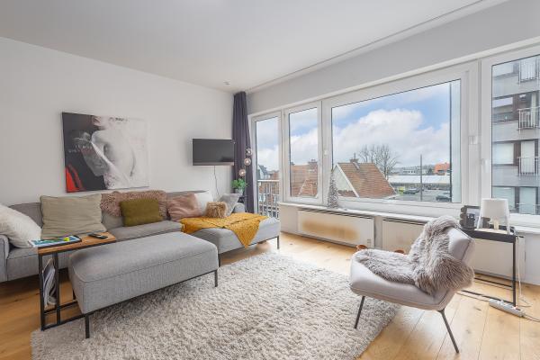 Gerenoveerde studio op 3e verdieping met zeezicht in Middelkerke, 100m van strand - thumbnail 3