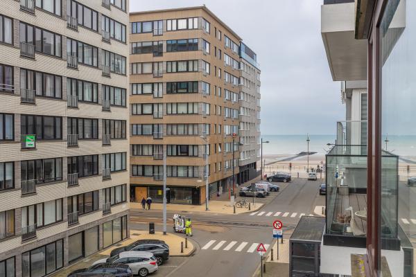 Gerenoveerde studio op 3e verdieping met zeezicht in Middelkerke, 100m van strand - thumbnail 2