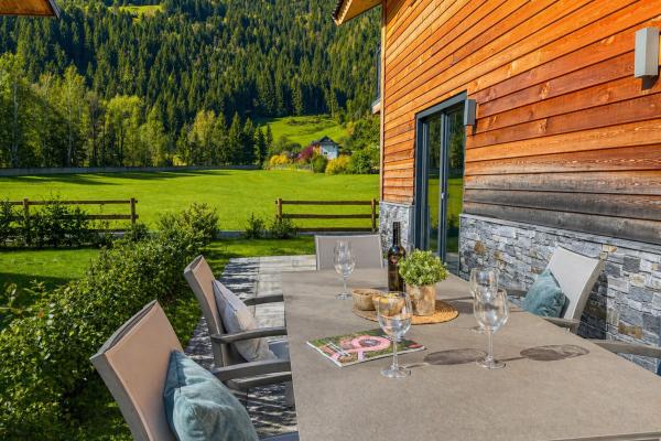 Luxe chalet met privésauna en uitzicht op de Afritzer See - thumbnail 2