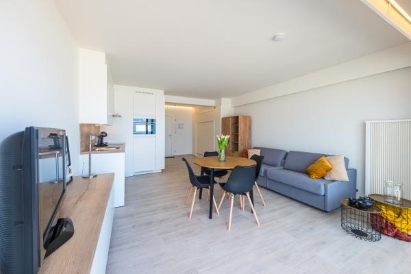 Licht appartement op de Zeedijk met onbelemmerd zeezicht in Middelkerke - thumbnail 6