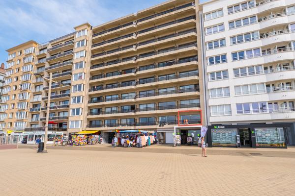 Centraal gelegen modern appartement met frontaal zeezicht in Middelkerke - thumbnail 4