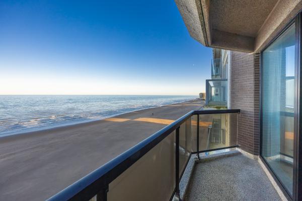 Zonnig appartement op de 7e verdieping met zeezicht en twee terrassen - thumbnail 1