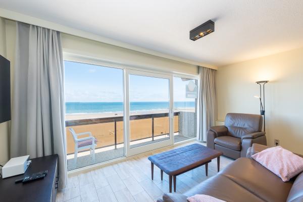 Zonnig appartement op 5e verdieping met terras en weids zeezicht in Middelkerke - thumbnail 1