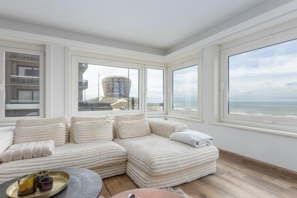 Hoekappartement met zeezicht in hartje Middelkerke, 80m van centrum - thumbnail 1