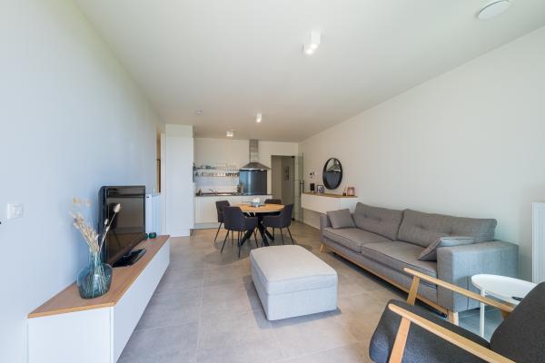 Licht nieuwbouwappartement op 100m van centrum, strand op 600m - thumbnail 4