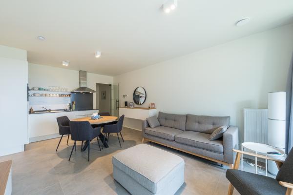 Licht nieuwbouwappartement op 100m van centrum, strand op 600m - thumbnail 2