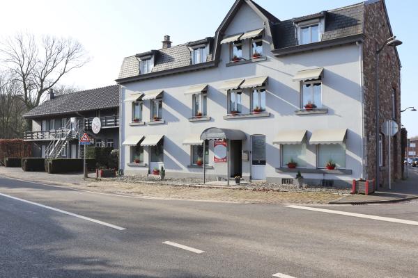 Vrijstaand vakantiehuis in Polleur voor 26 personen met 12 slaapkamers - thumbnail 1