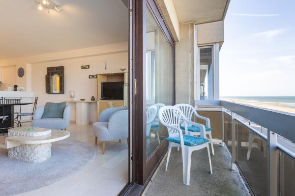 Frontaal zeezicht appartement voor 5 personen in hartje Middelkerke - thumbnail 4