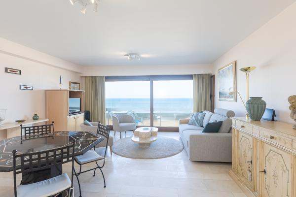 Frontaal zeezicht appartement voor 5 personen in hartje Middelkerke - thumbnail 1
