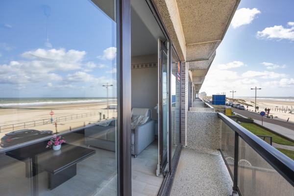 Zonovergoten appartement met zeezicht in Middelkerke, vlakbij strand - thumbnail 3